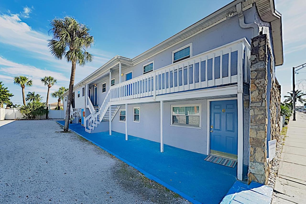 The Palm Condos St. Pete Beach Buitenkant foto