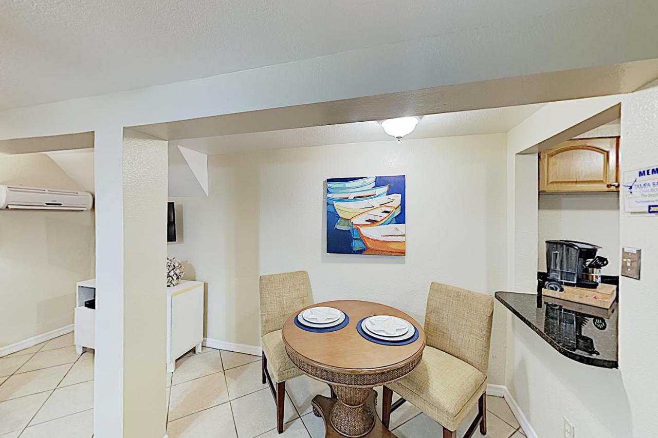 The Palm Condos St. Pete Beach Buitenkant foto