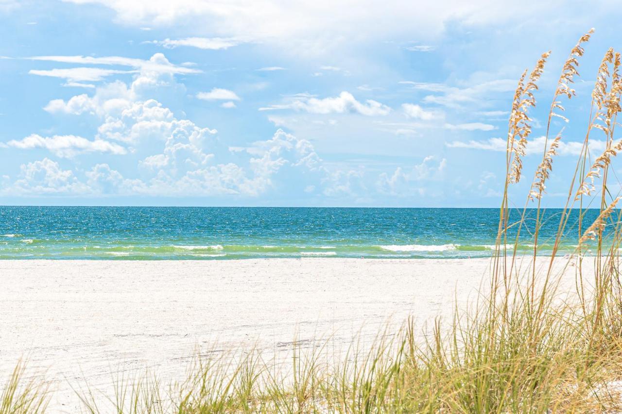 The Palm Condos St. Pete Beach Buitenkant foto